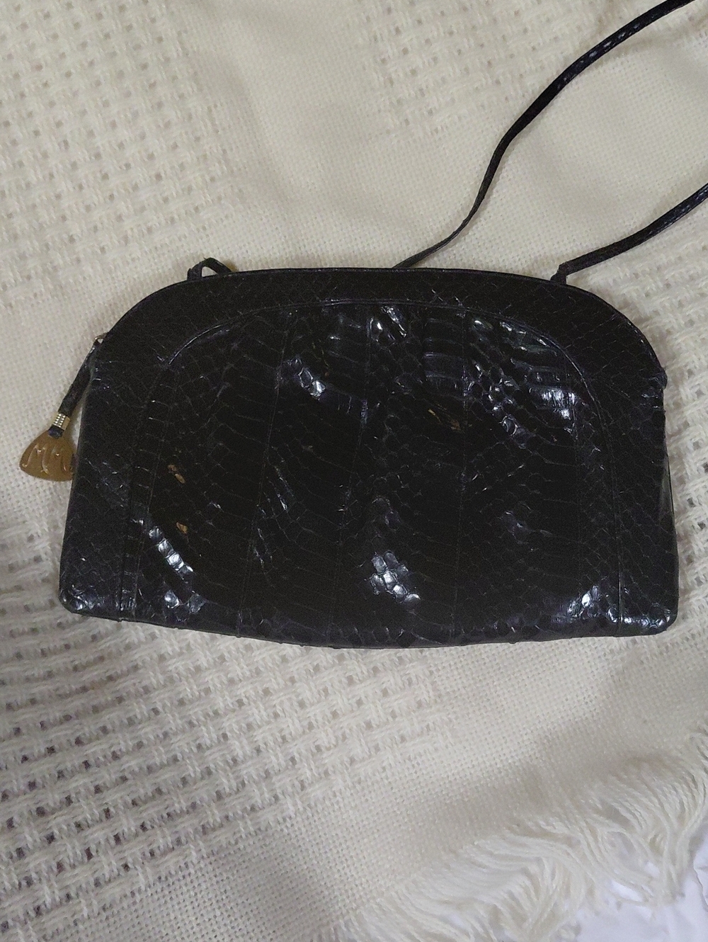 Elegant Black Python-Effect Crossbody Bag with Gold Accent
